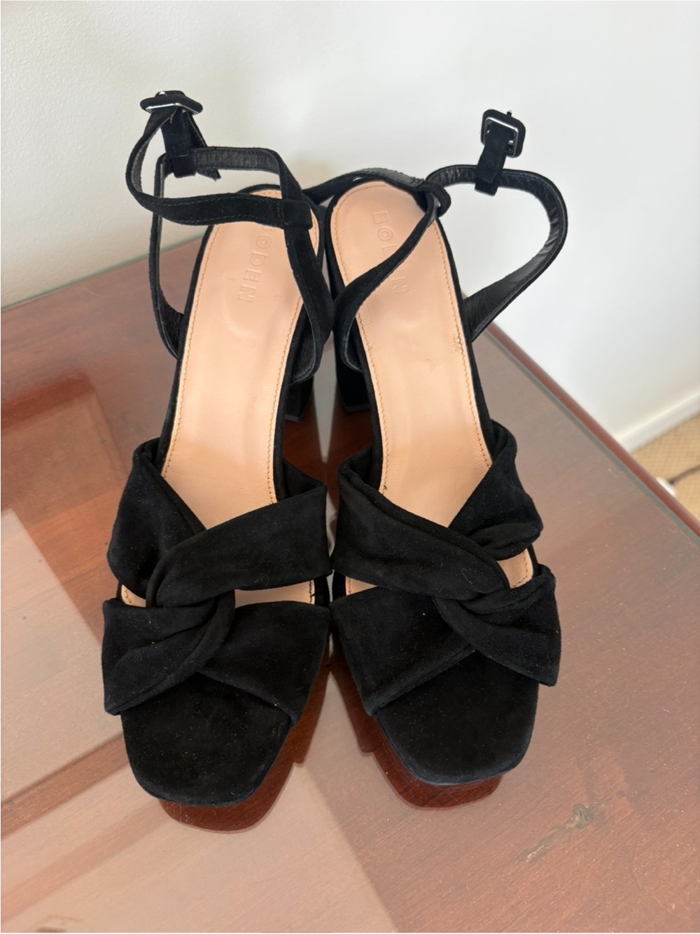 Boden heel sandal 41 NWOB black suede twist front